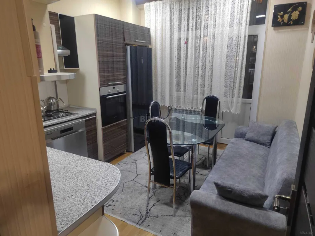 Kirayə verilir 2 otaqlı mənzil 80 m²