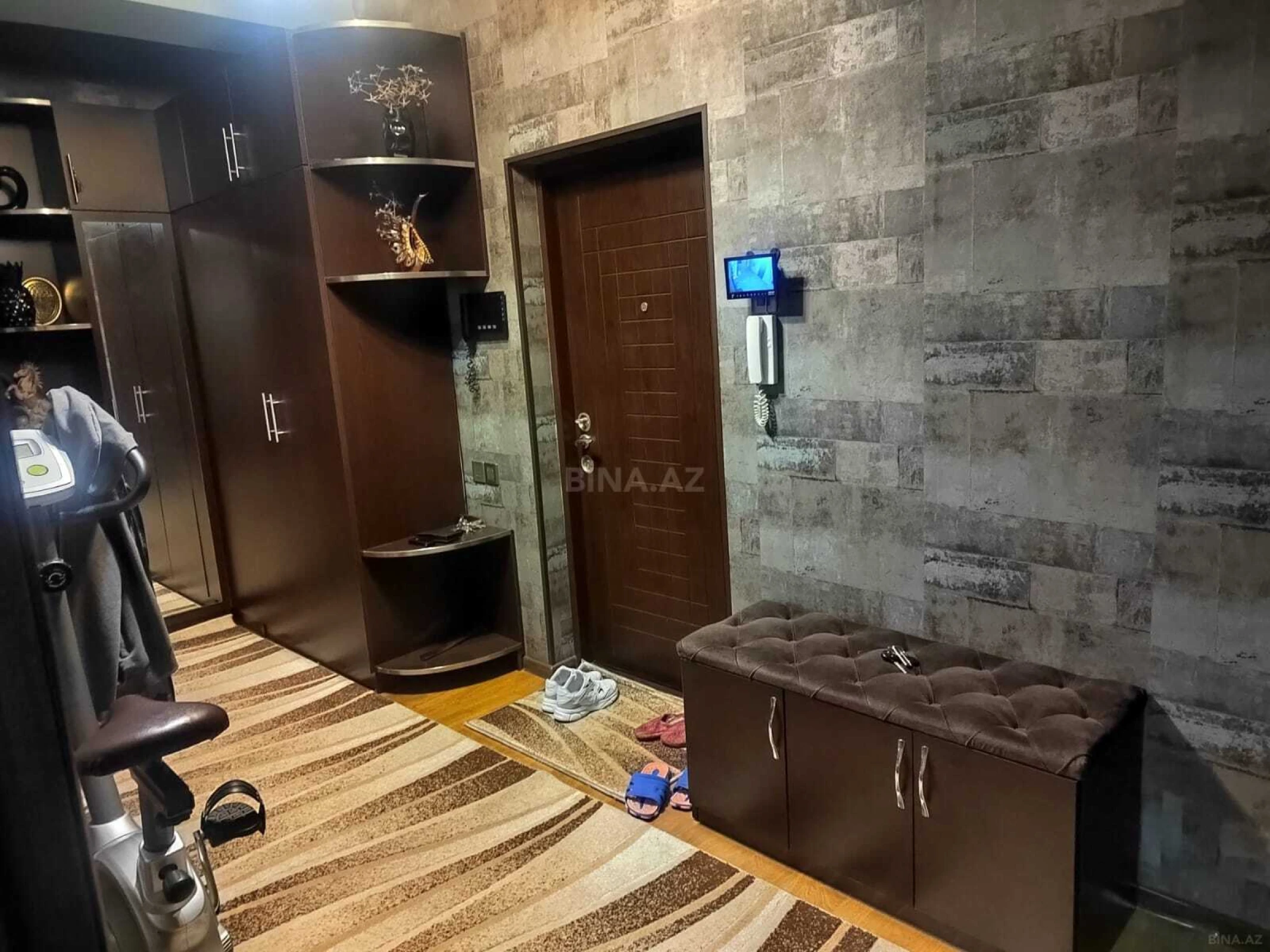 Kirayə verilir 2 otaqlı mənzil 80 m²