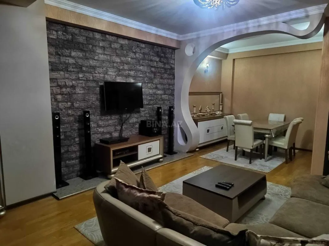 Kirayə verilir 2 otaqlı mənzil 80 m²