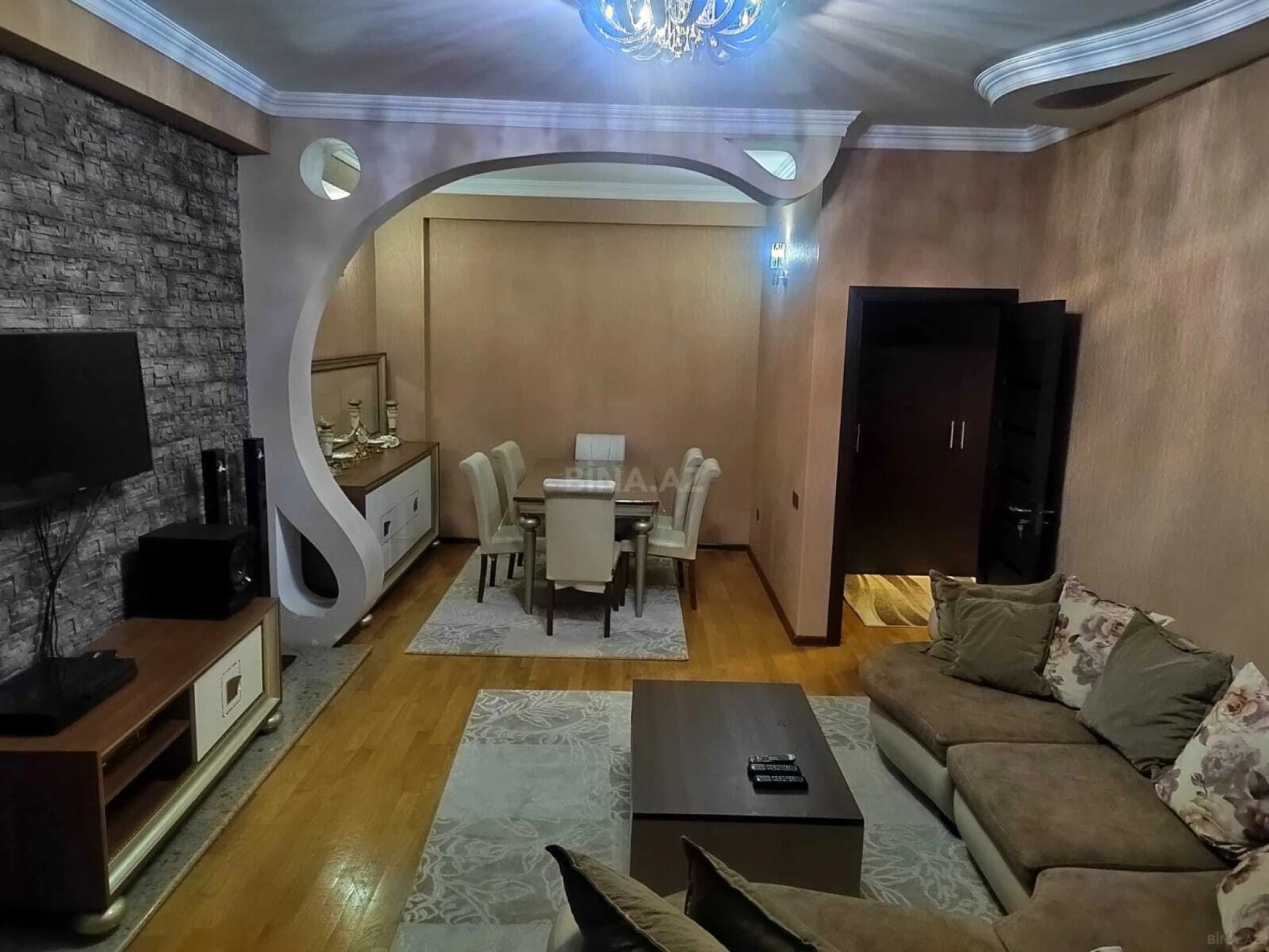 Kirayə verilir 2 otaqlı mənzil 80 m²