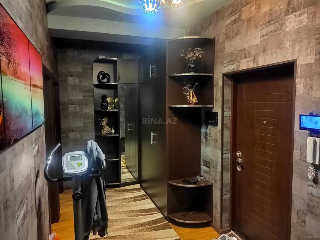 Kirayə verilir 2 otaqlı mənzil 80 m²