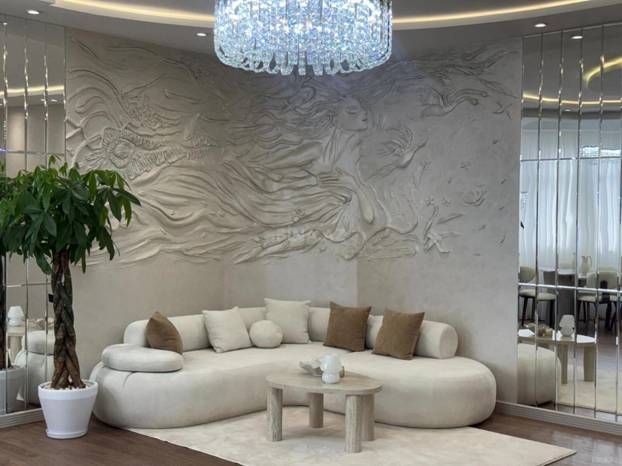 Satılır 2 otaqlı mənzil 135 m²
