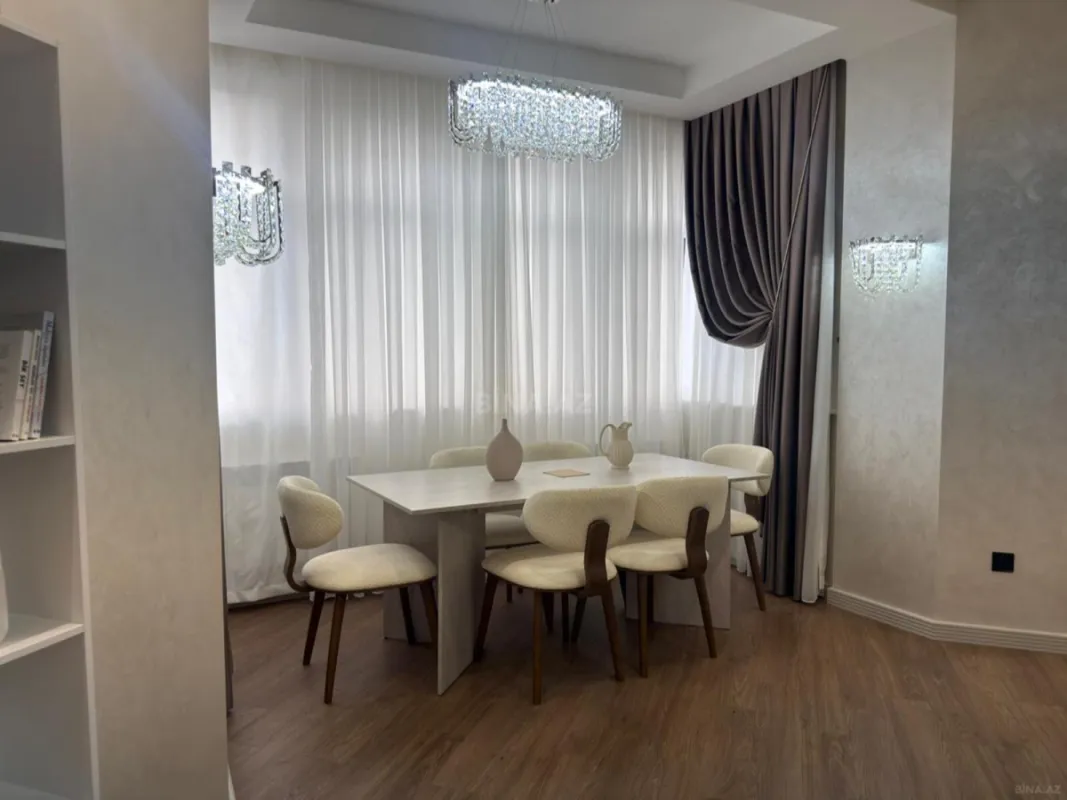 Satılır 2 otaqlı mənzil 135 m²