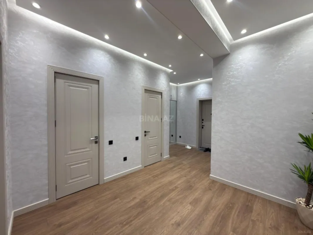 Satılır 2 otaqlı mənzil 135 m²