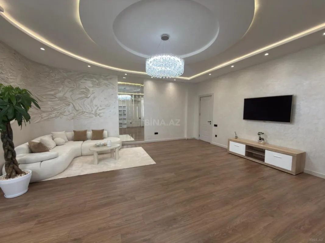 Satılır 2 otaqlı mənzil 135 m²