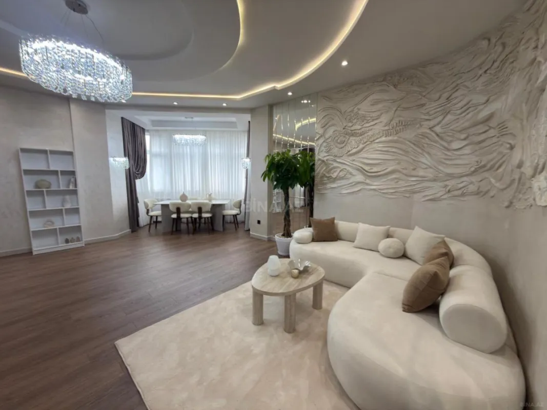 Satılır 2 otaqlı mənzil 135 m²