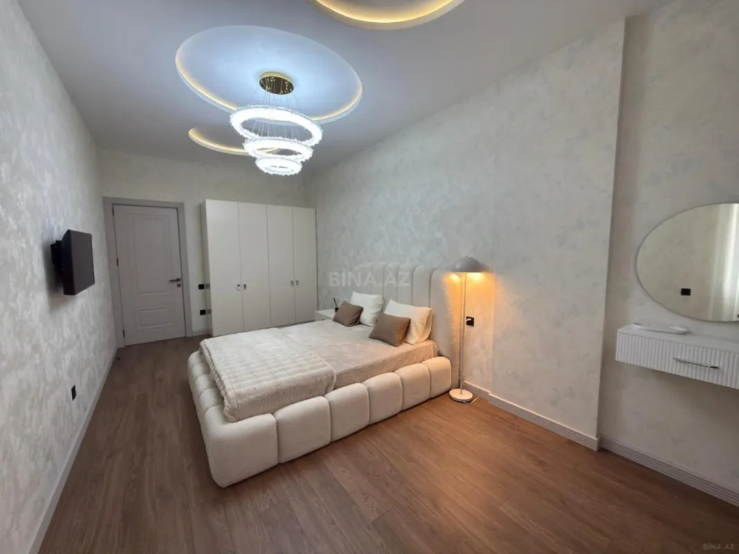 Satılır 2 otaqlı mənzil 135 m²