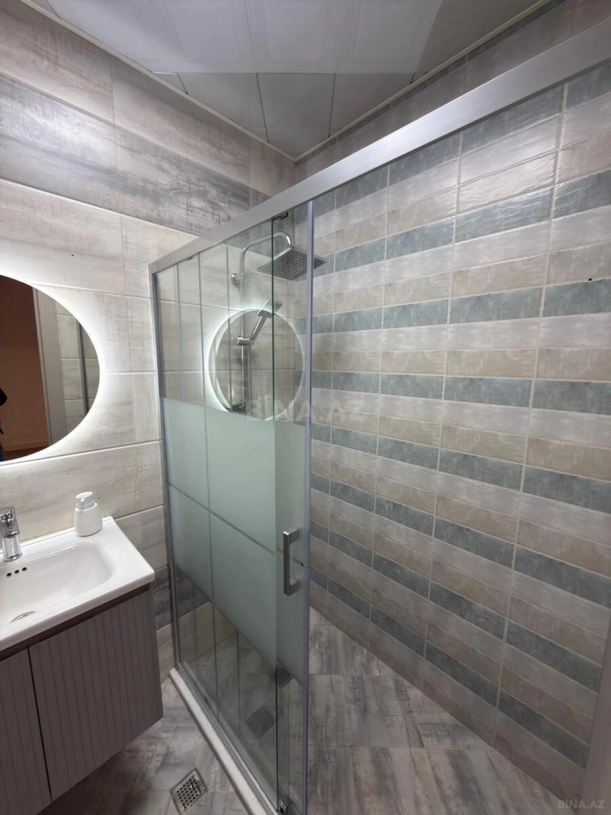 Satılır 2 otaqlı mənzil 135 m²
