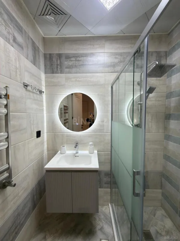 Satılır 2 otaqlı mənzil 135 m²