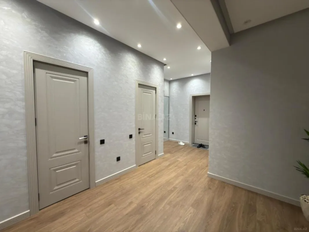Satılır 2 otaqlı mənzil 135 m²
