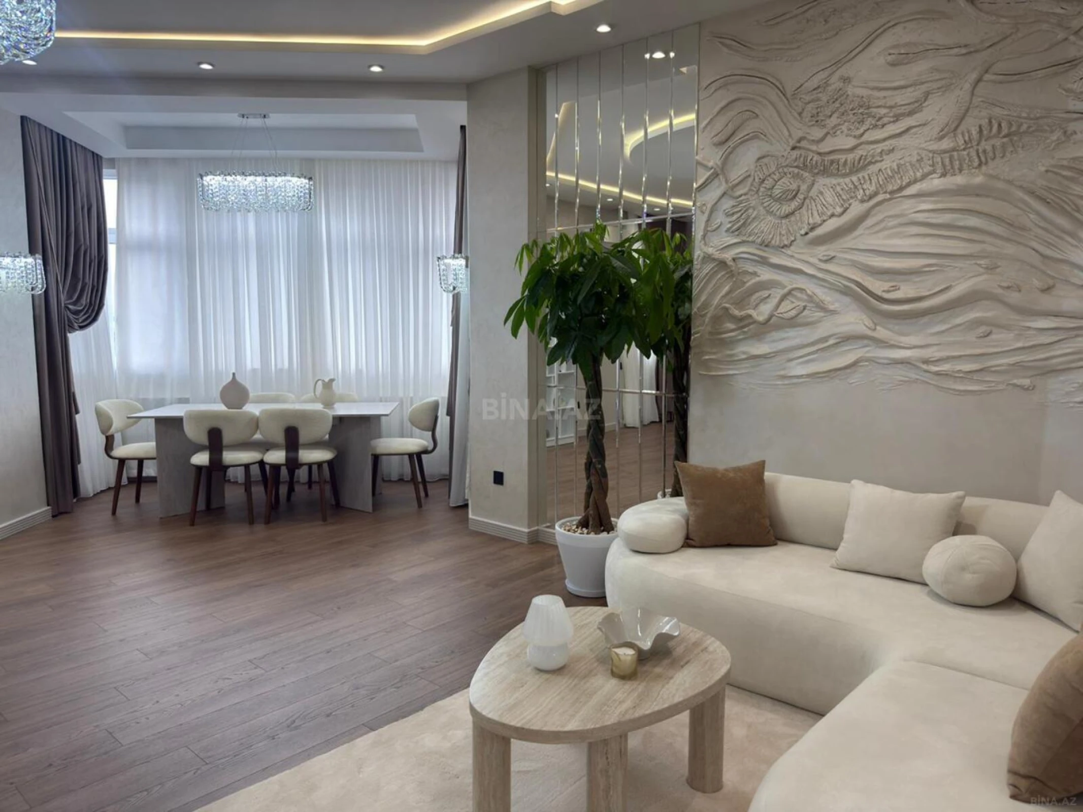 Satılır 2 otaqlı mənzil 135 m²