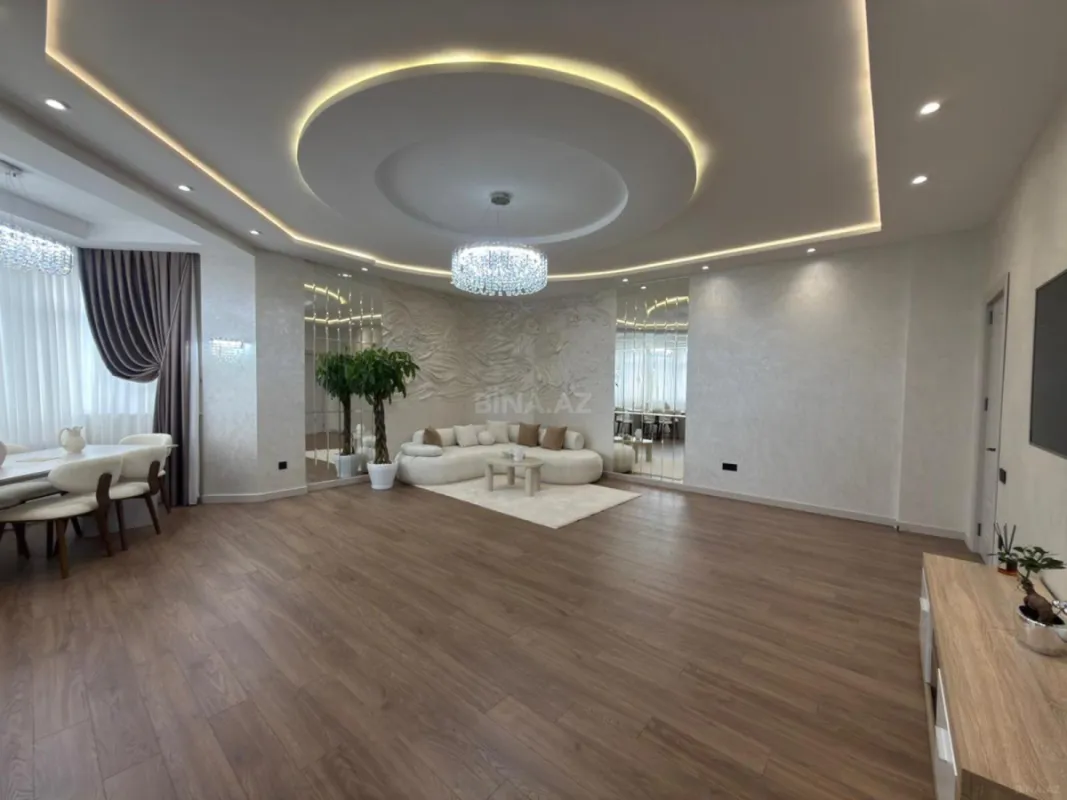 Satılır 2 otaqlı mənzil 135 m²