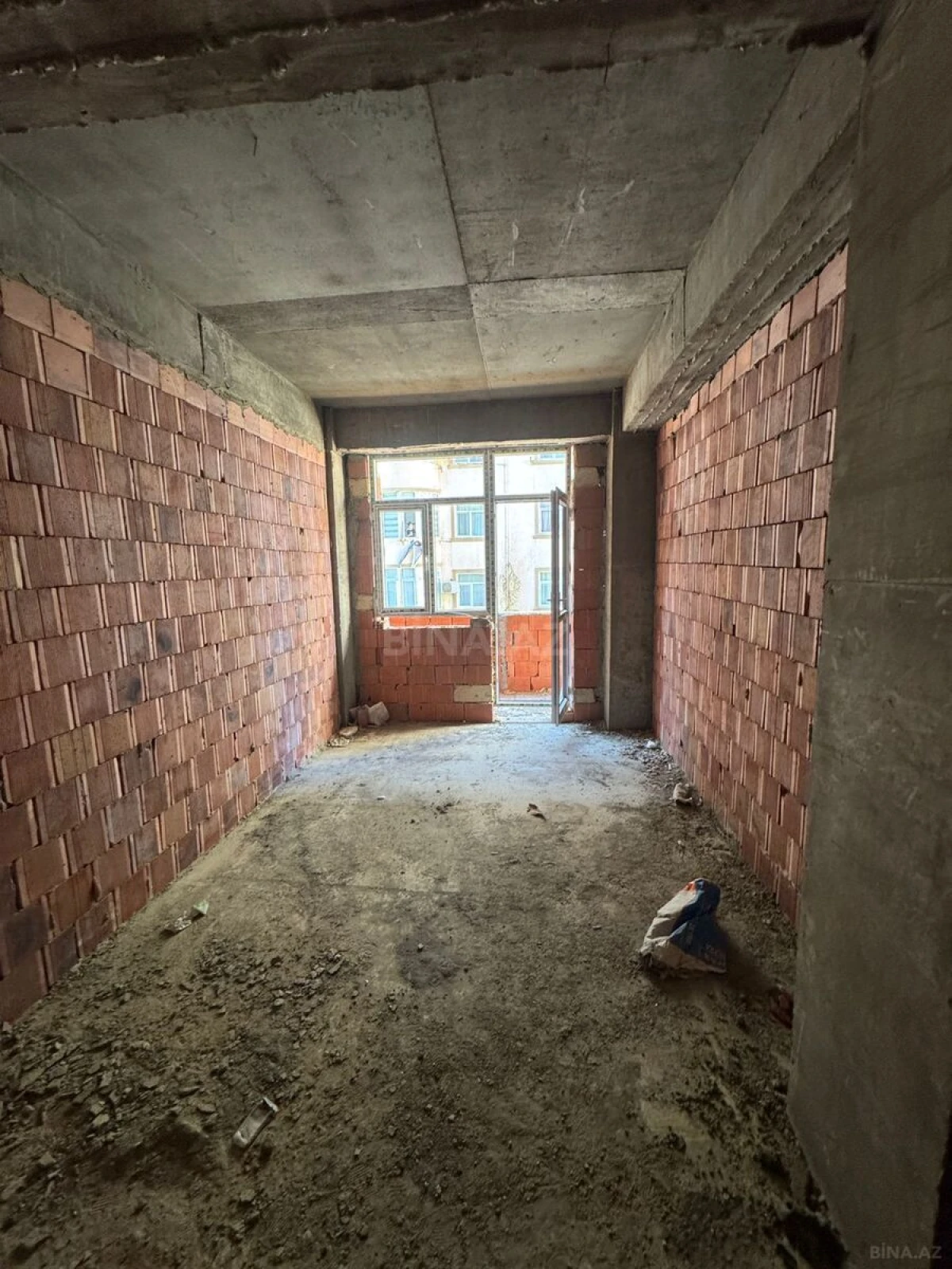 Satılır 2 otaqlı mənzil 78 m²