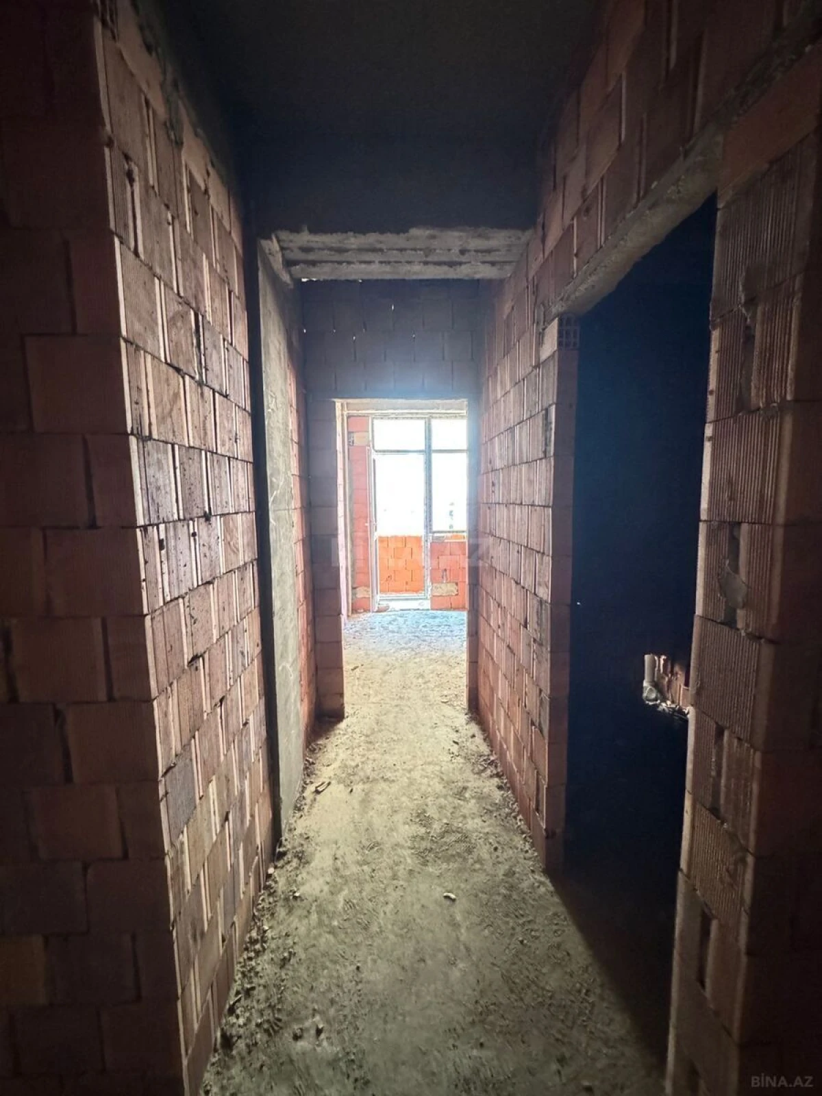 Satılır 2 otaqlı mənzil 78 m²