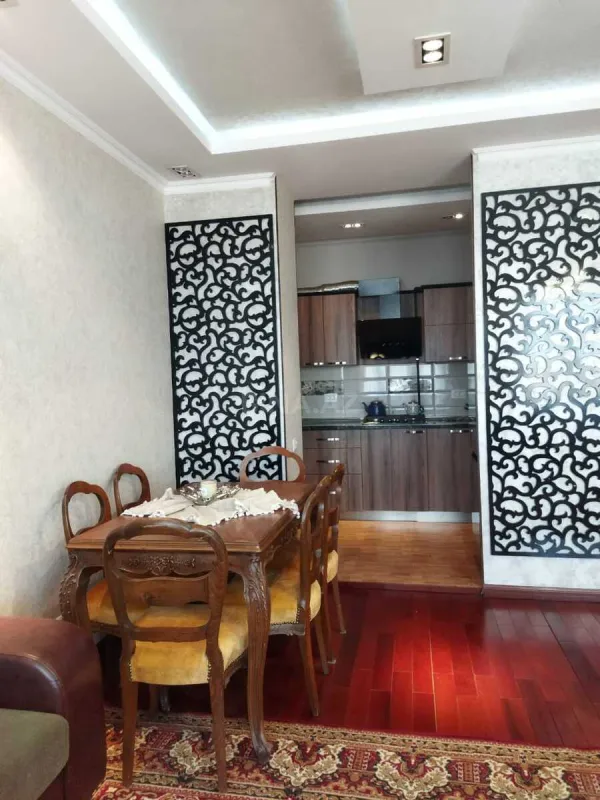 Kirayə verilir 2 otaqlı mənzil 90 m²