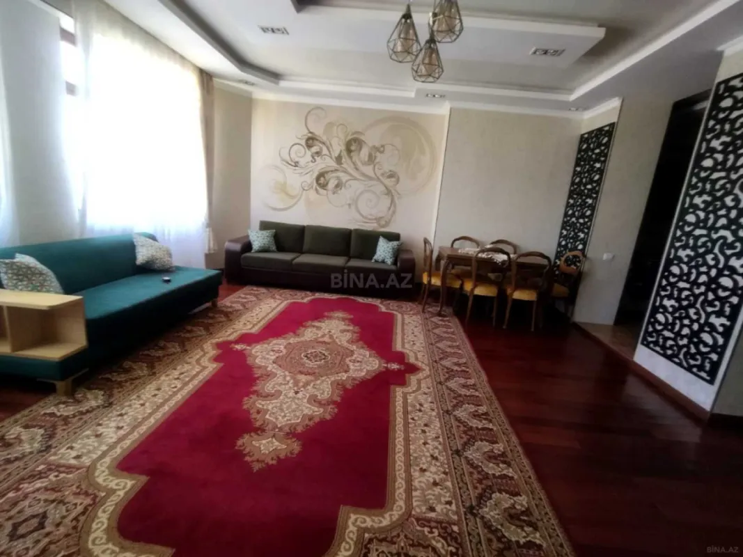 Kirayə verilir 2 otaqlı mənzil 90 m²