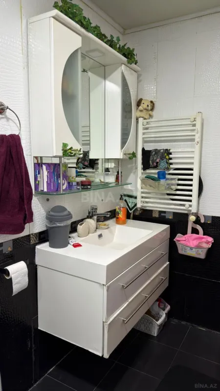 Satılır 4 otaqlı mənzil 160 m²