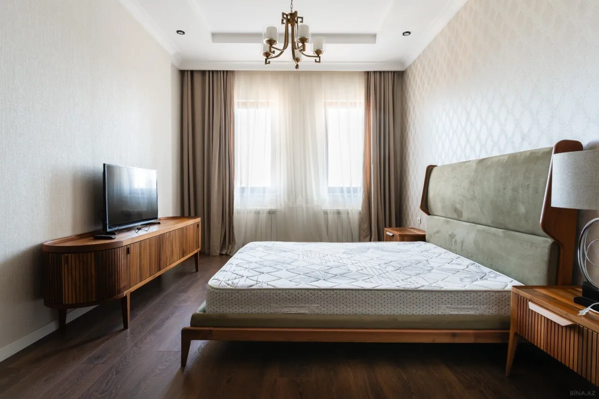 Kirayə verilir 6 otaqlı mənzil 400 m²