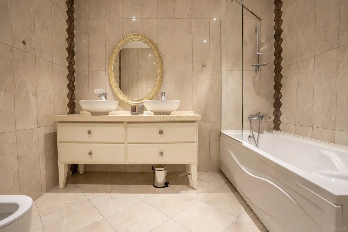 Kirayə verilir 6 otaqlı mənzil 400 m²