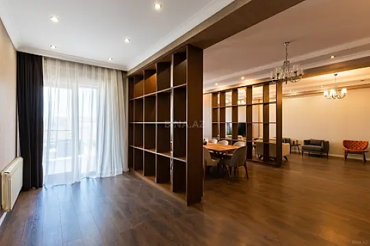 Kirayə verilir 6 otaqlı mənzil 400 m²