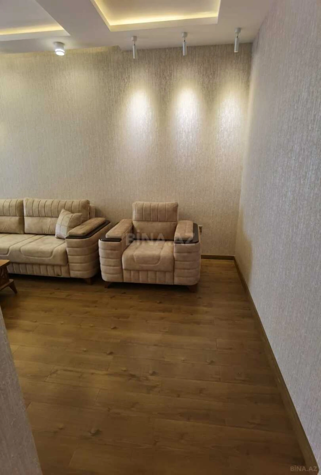 Satılır 2 otaqlı mənzil 74 m²