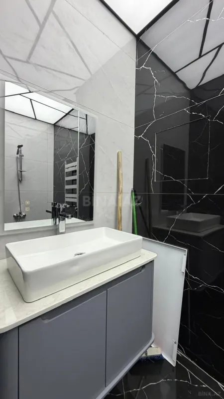 Satılır 3 otaqlı mənzil 92 m²