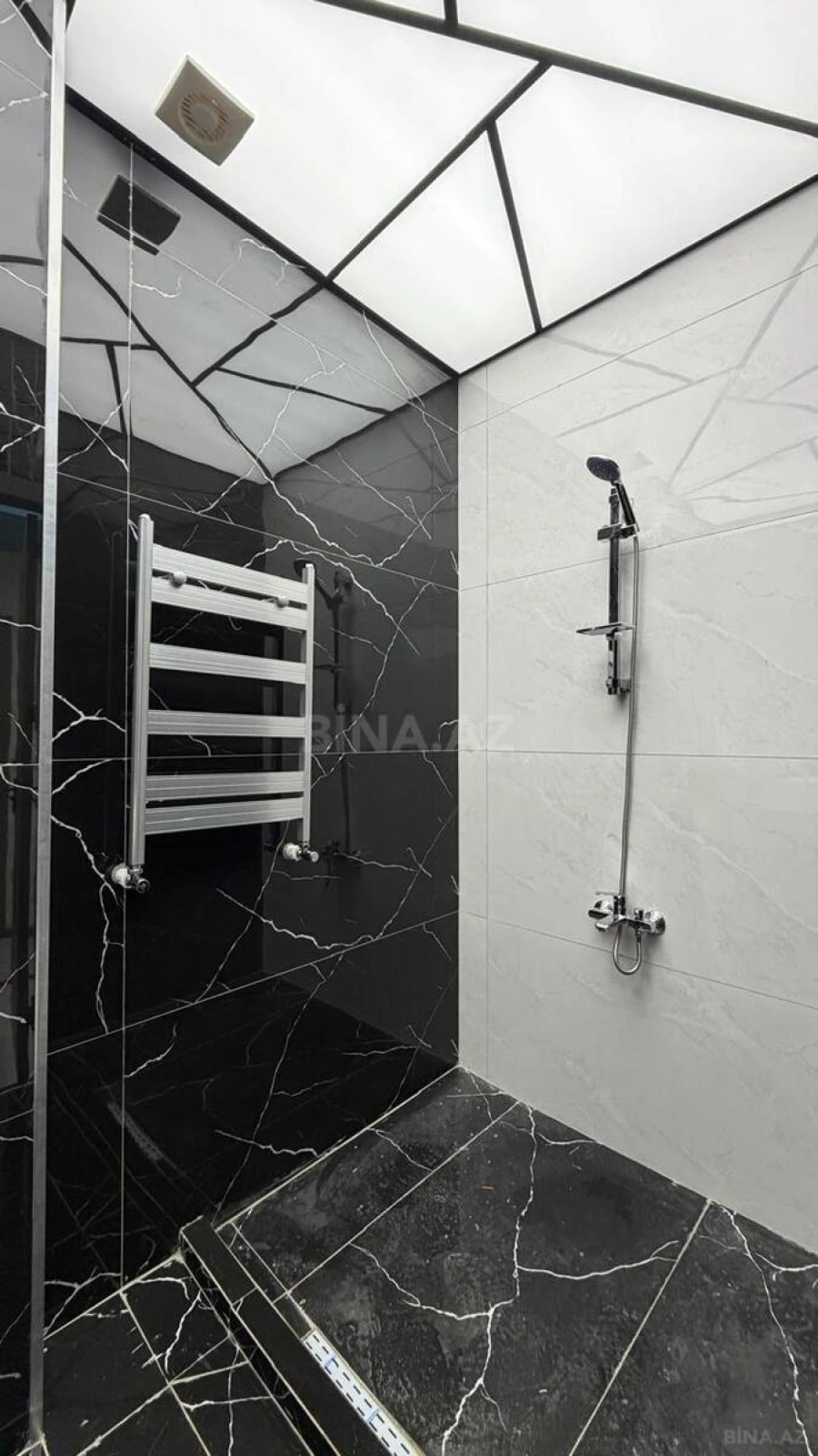 Satılır 3 otaqlı mənzil 92 m²