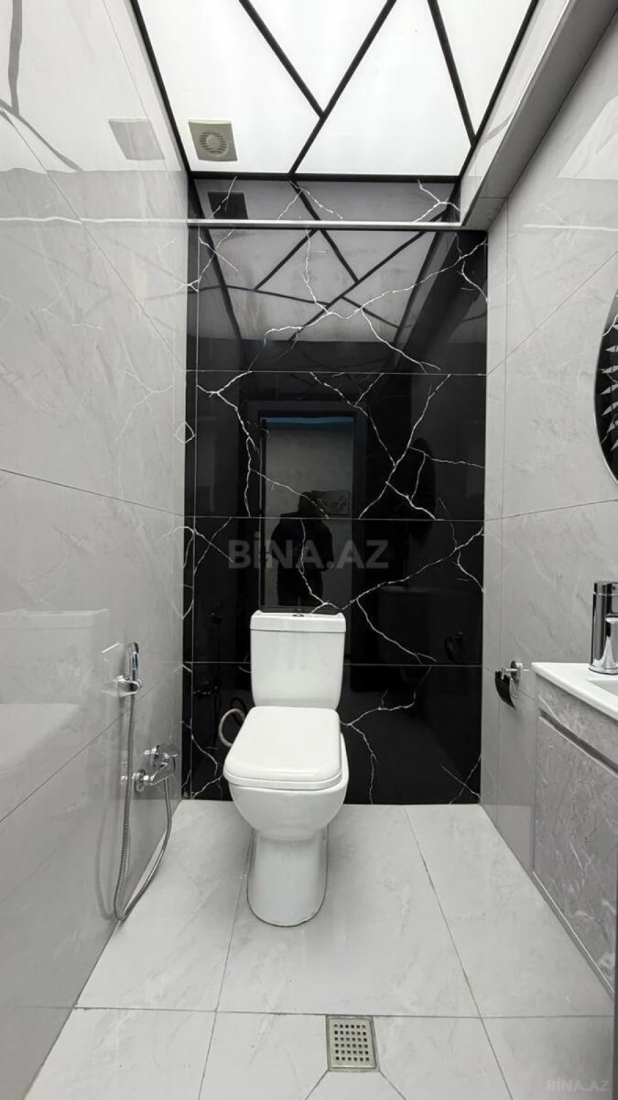 Satılır 3 otaqlı mənzil 92 m²