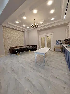 Satılır 4 otaqlı mənzil 250 m²
