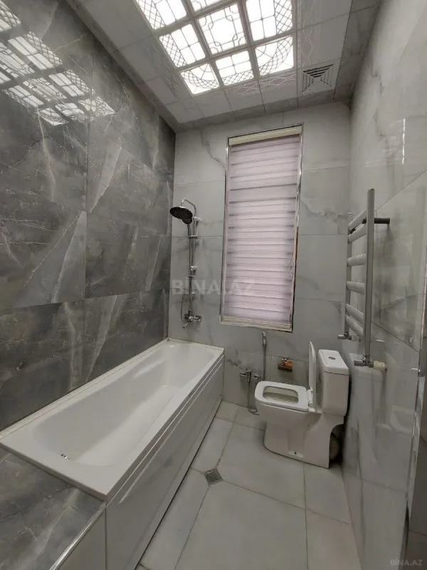 Satılır 4 otaqlı mənzil 250 m²