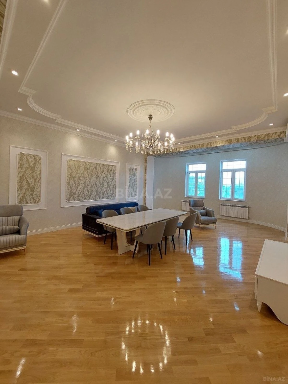 Satılır 4 otaqlı mənzil 250 m²