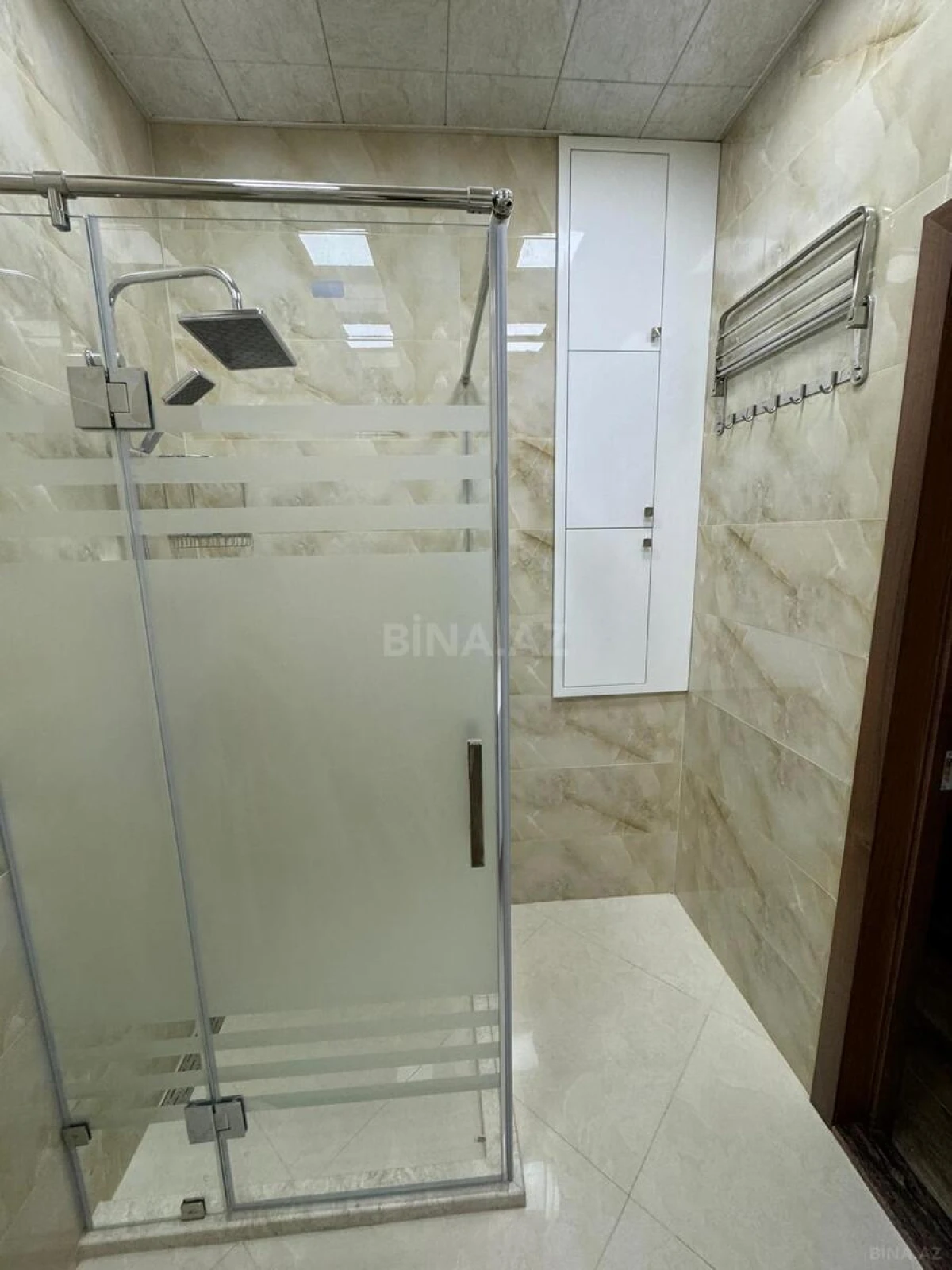 Satılır 3 otaqlı mənzil 125 m²