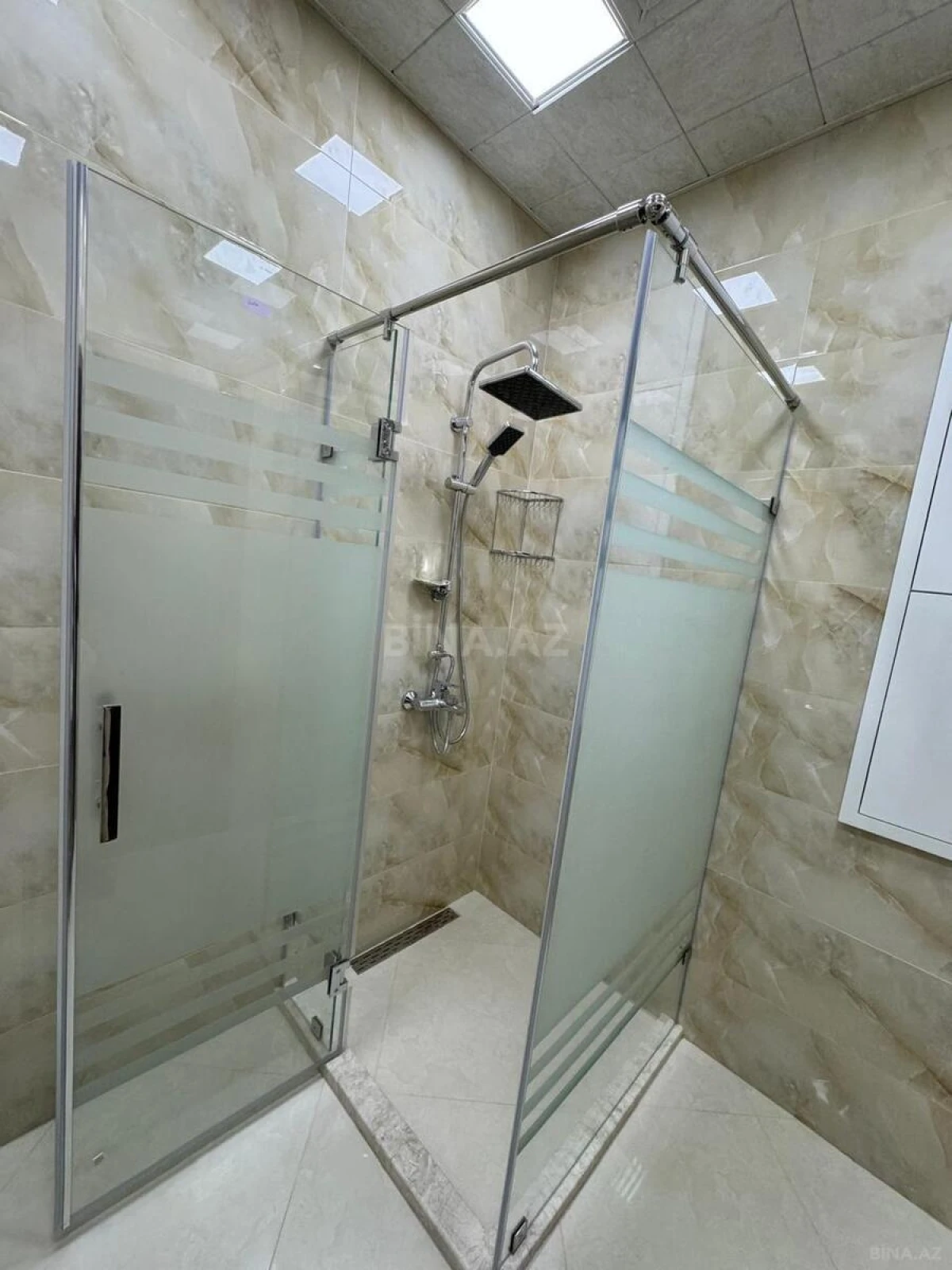 Satılır 3 otaqlı mənzil 125 m²