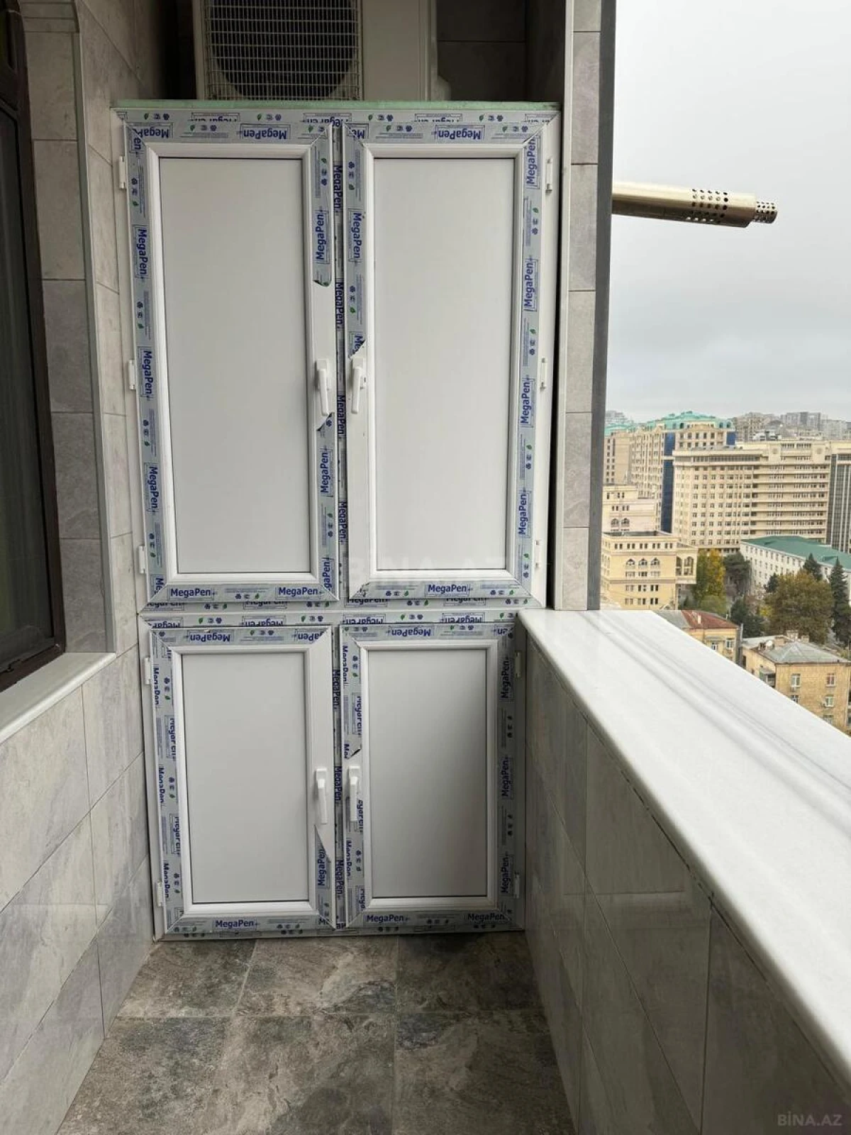 Satılır 3 otaqlı mənzil 125 m²