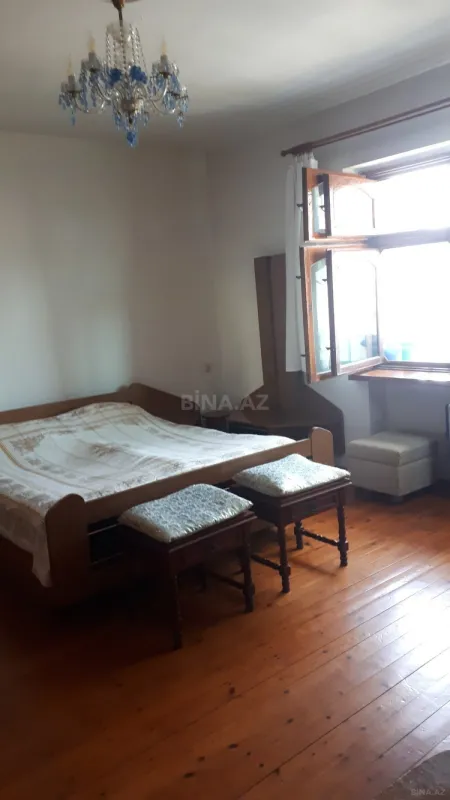 Satılır 4 otaqlı mənzil 105 m²