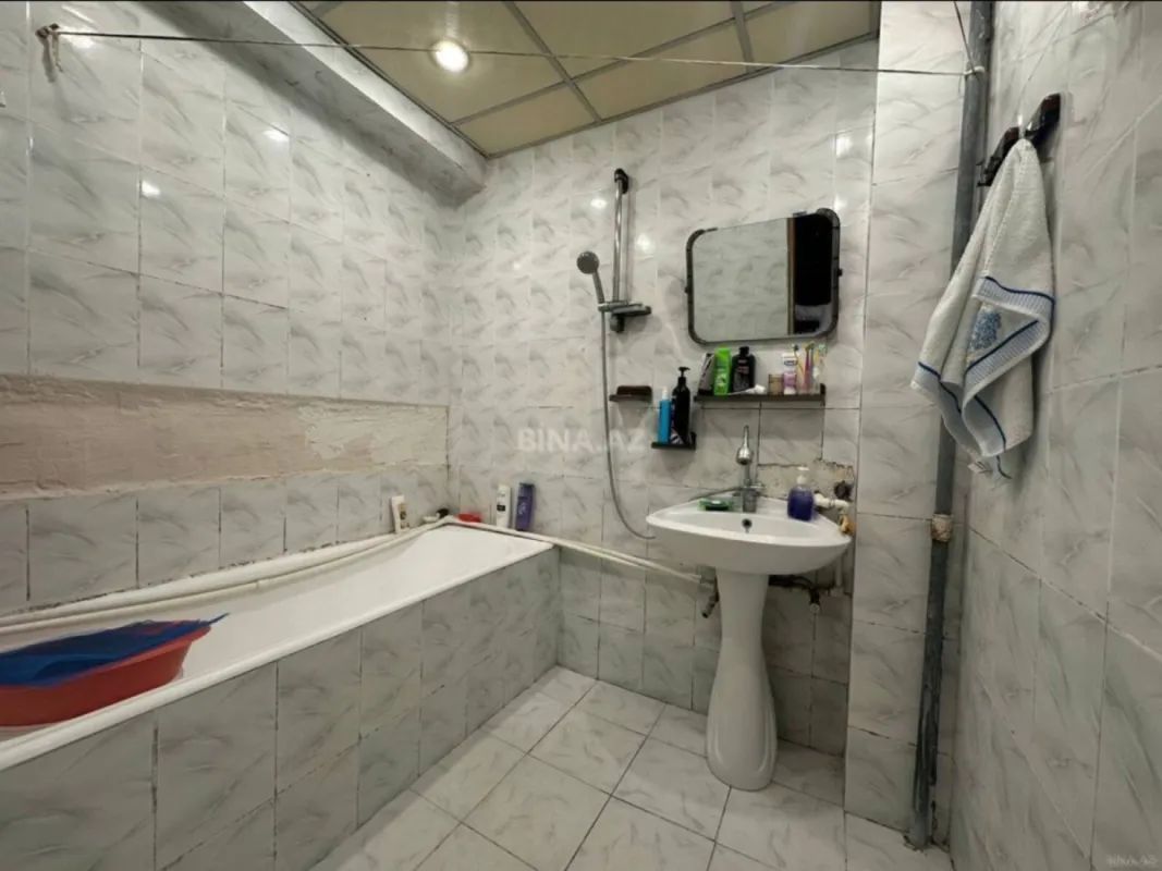 Satılır 4 otaqlı mənzil 105 m²