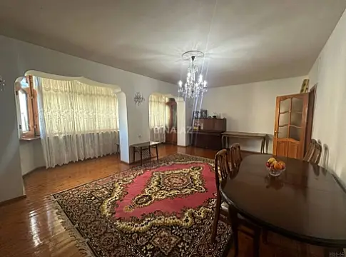 Satılır 4 otaqlı mənzil 105 m²