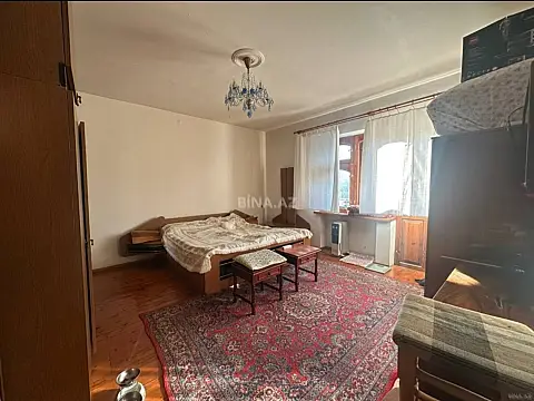 Satılır 4 otaqlı mənzil 105 m²