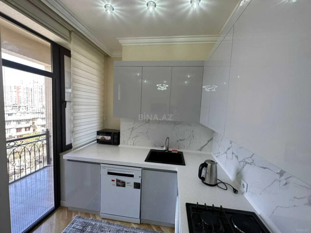 Kirayə verilir 2 otaqlı mənzil 82 m²
