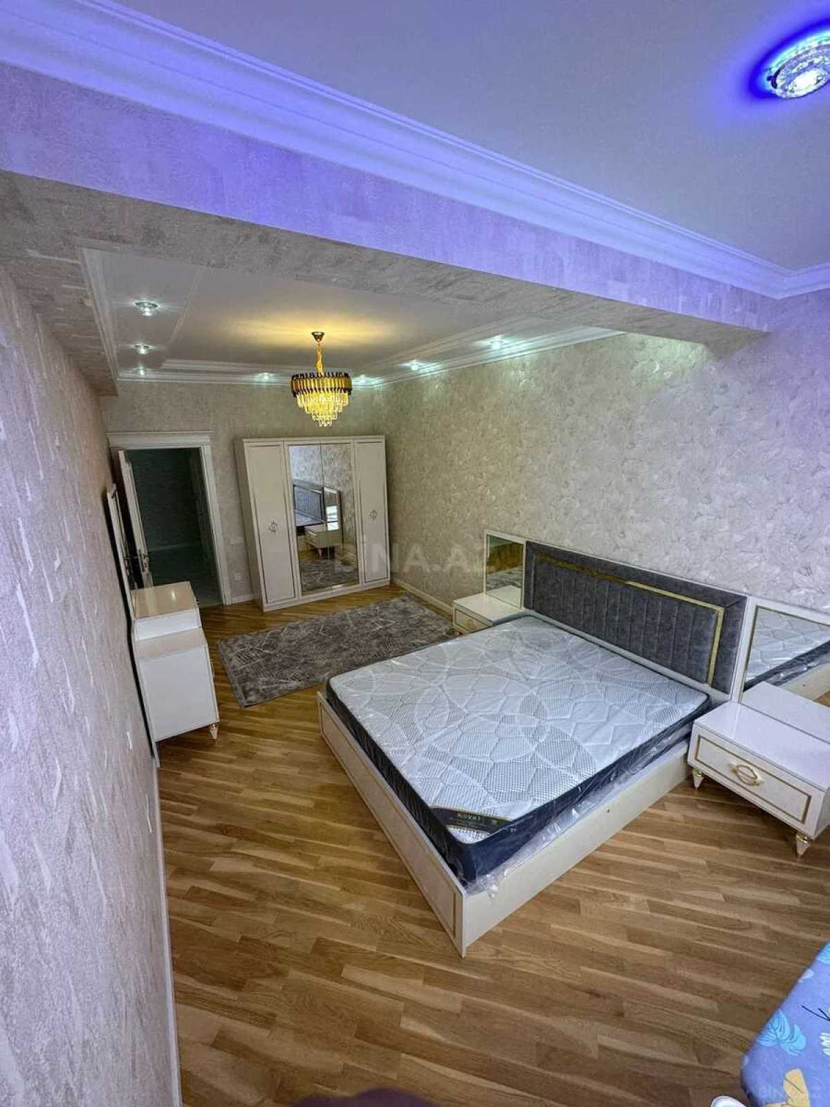 Kirayə verilir 2 otaqlı mənzil 82 m²