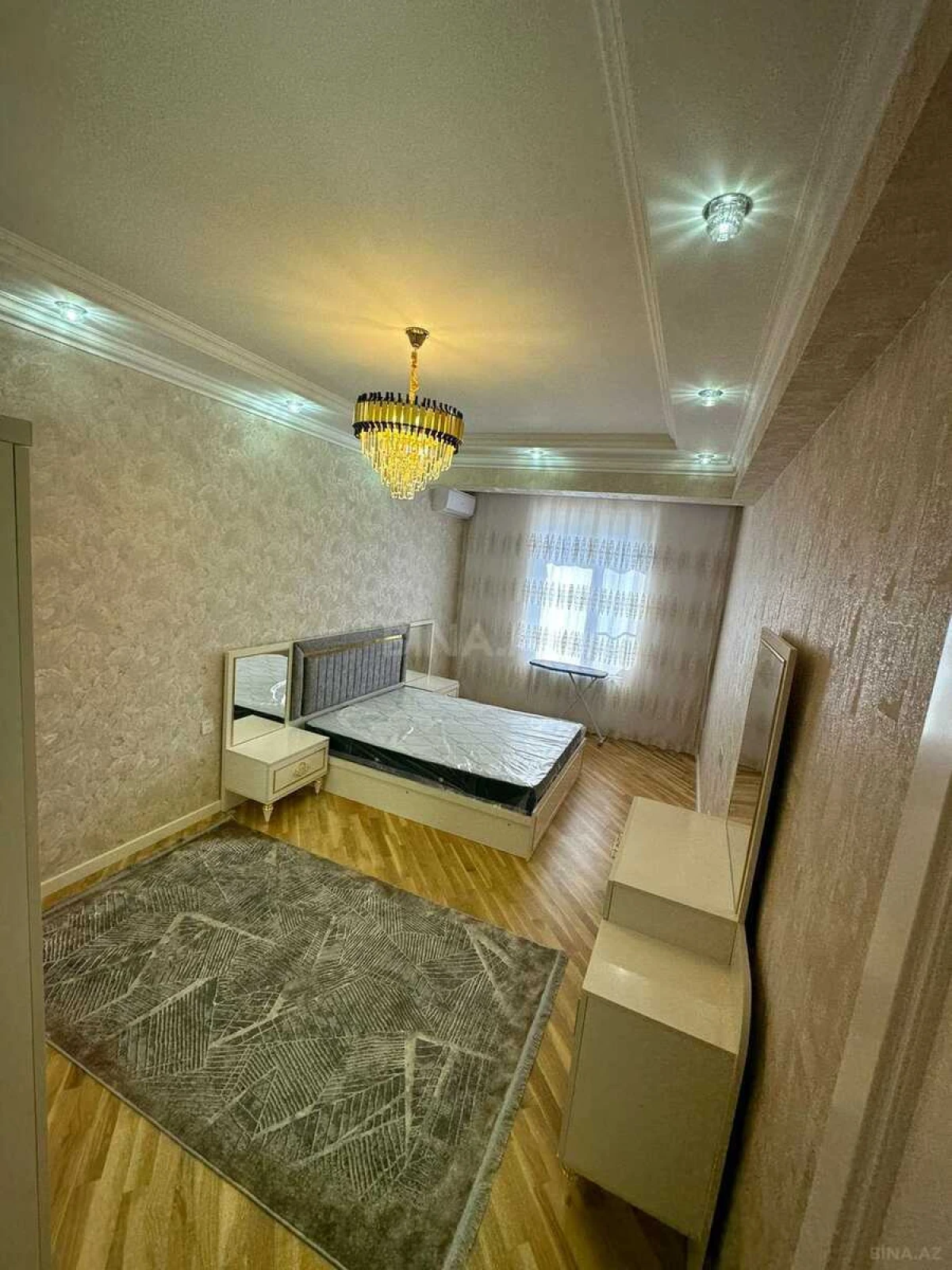 Kirayə verilir 2 otaqlı mənzil 82 m²