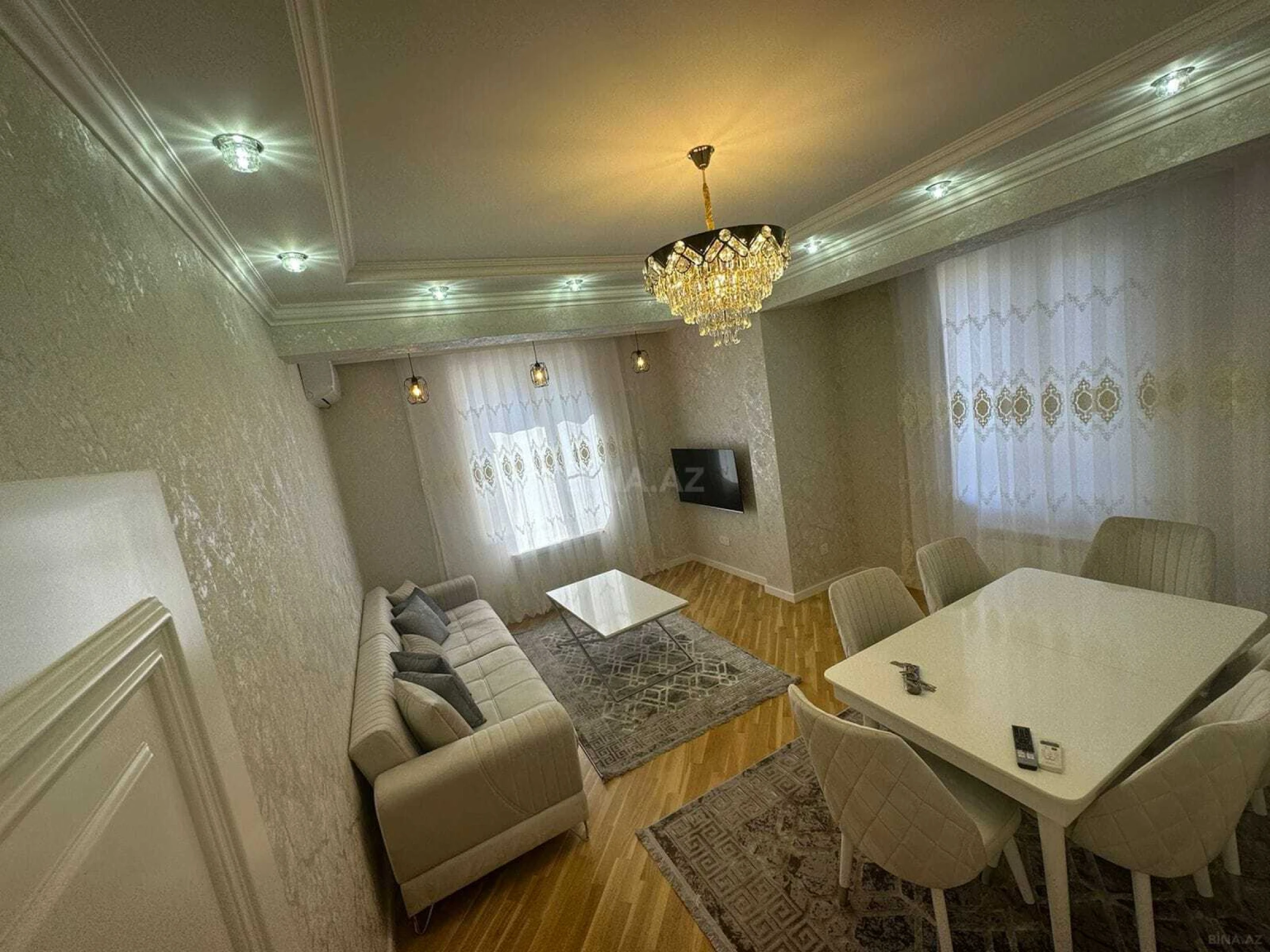 Kirayə verilir 2 otaqlı mənzil 82 m²