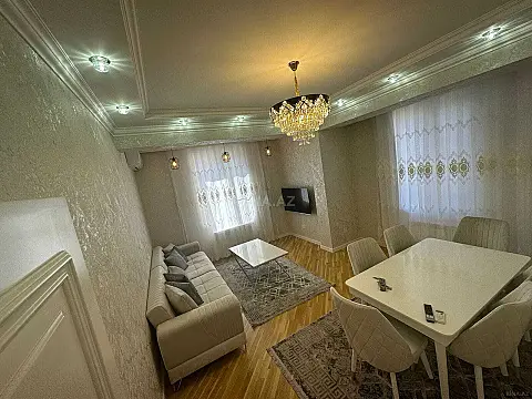 Kirayə verilir 2 otaqlı mənzil 82 m²