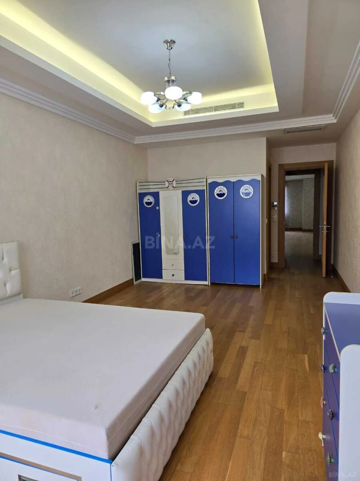 Kirayə verilir 4 otaqlı mənzil 265 m²