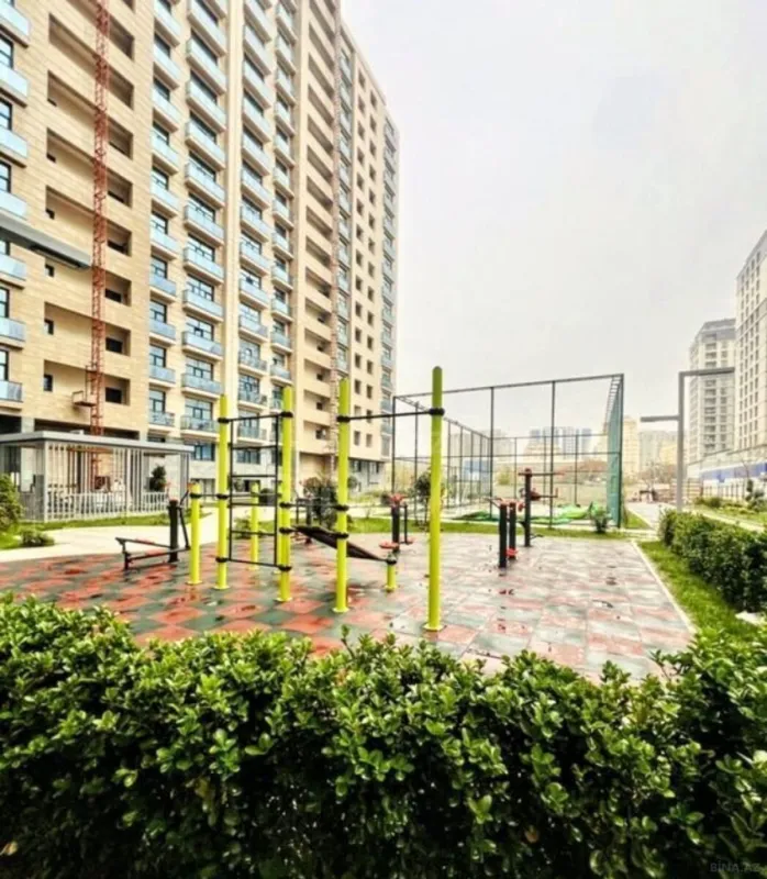 Satılır 4 otaqlı mənzil 195 m²