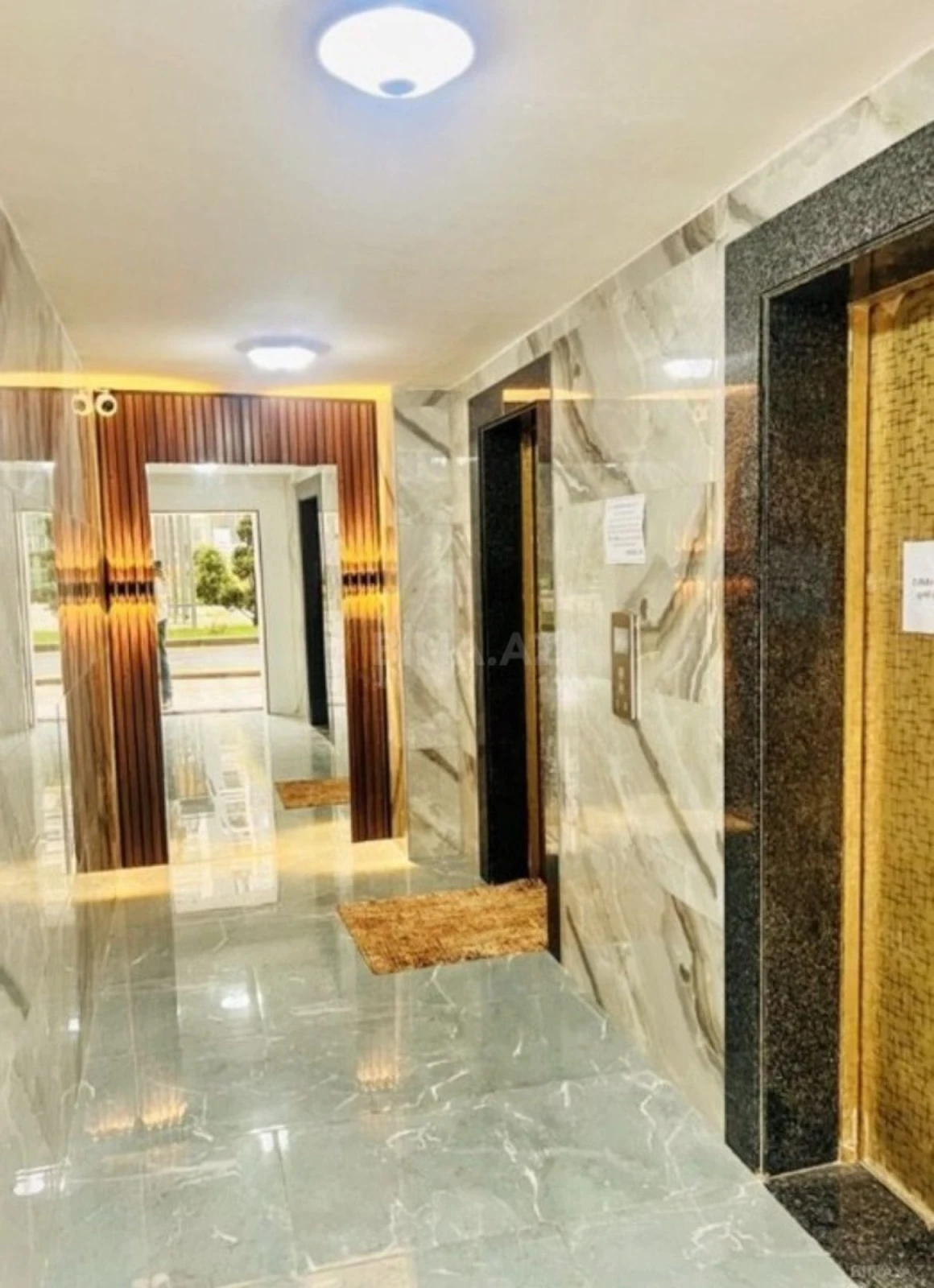 Satılır 4 otaqlı mənzil 195 m²