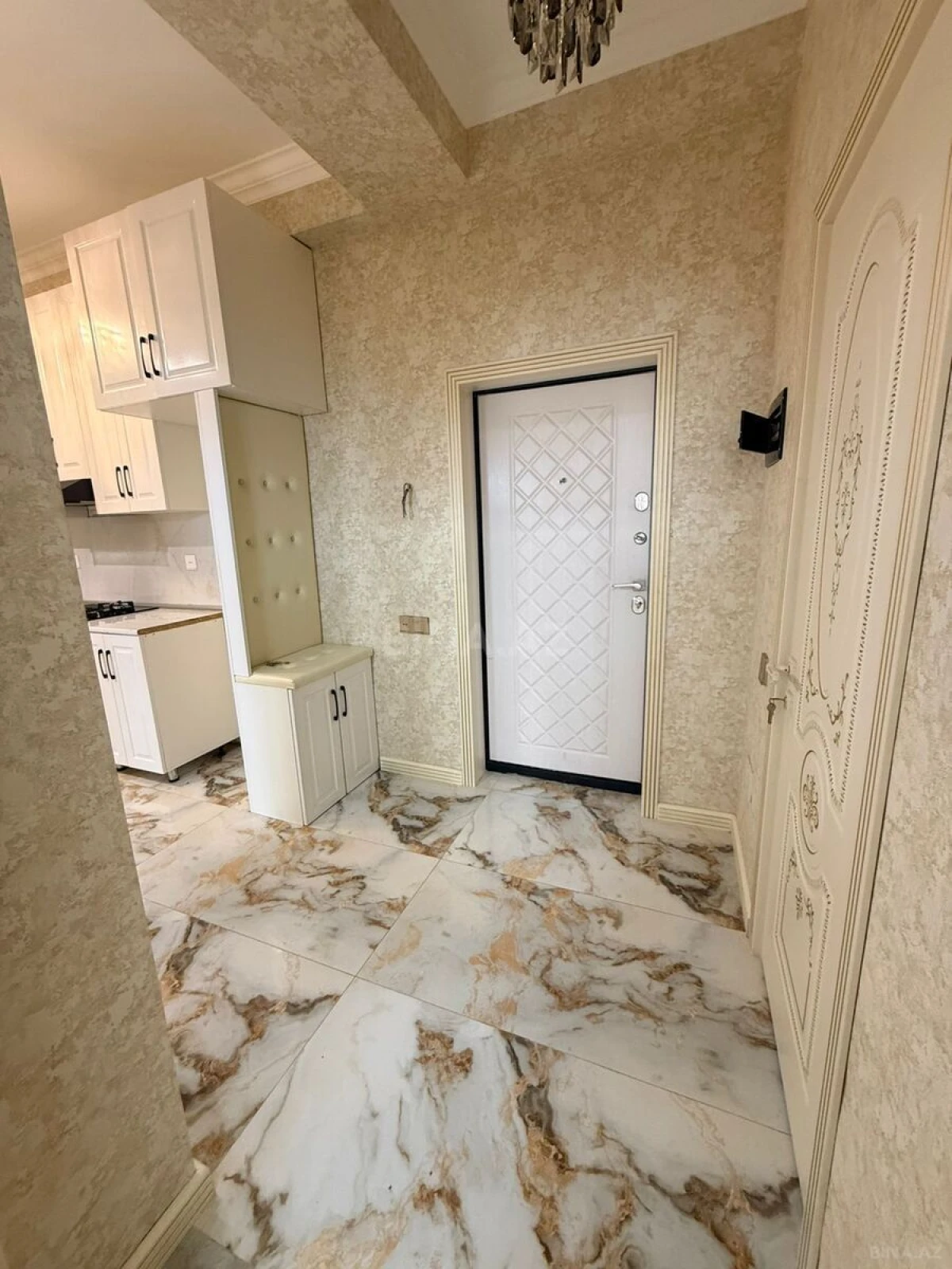 Kirayə verilir 2 otaqlı mənzil 68 m²