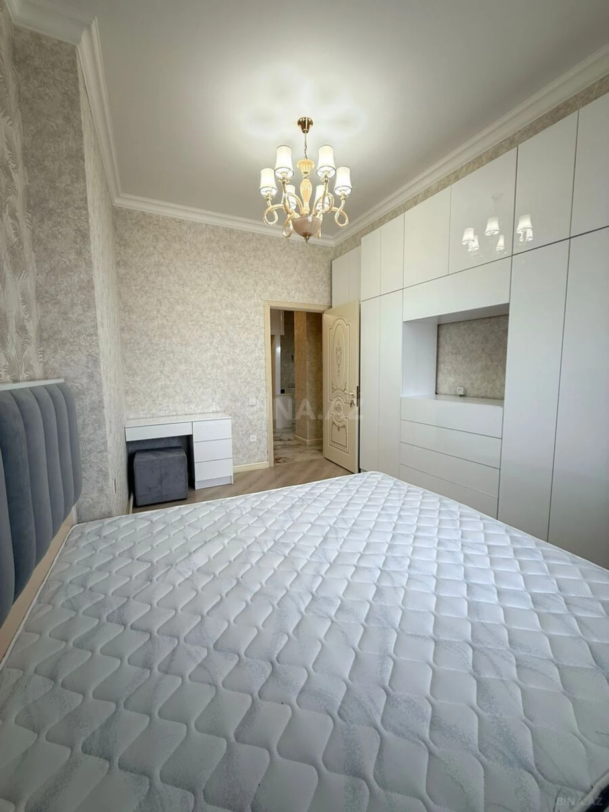 Kirayə verilir 2 otaqlı mənzil 68 m²