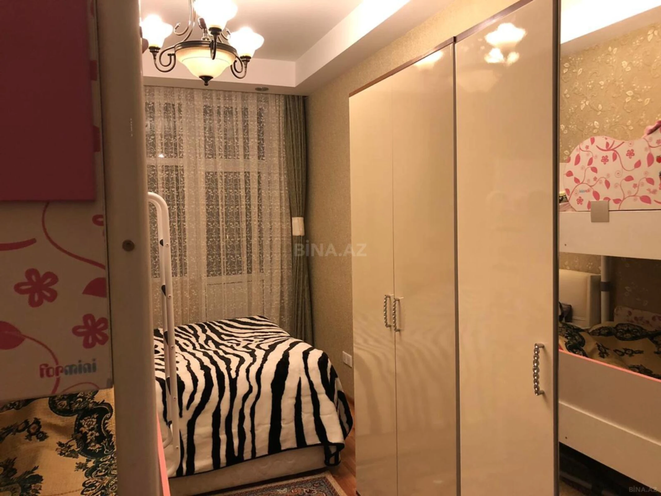 Satılır 2 otaqlı mənzil 74 m²