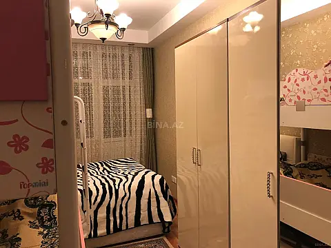 Satılır 2 otaqlı mənzil 74 m²